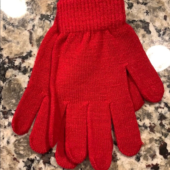 2 gloves - Picture 3 of 5